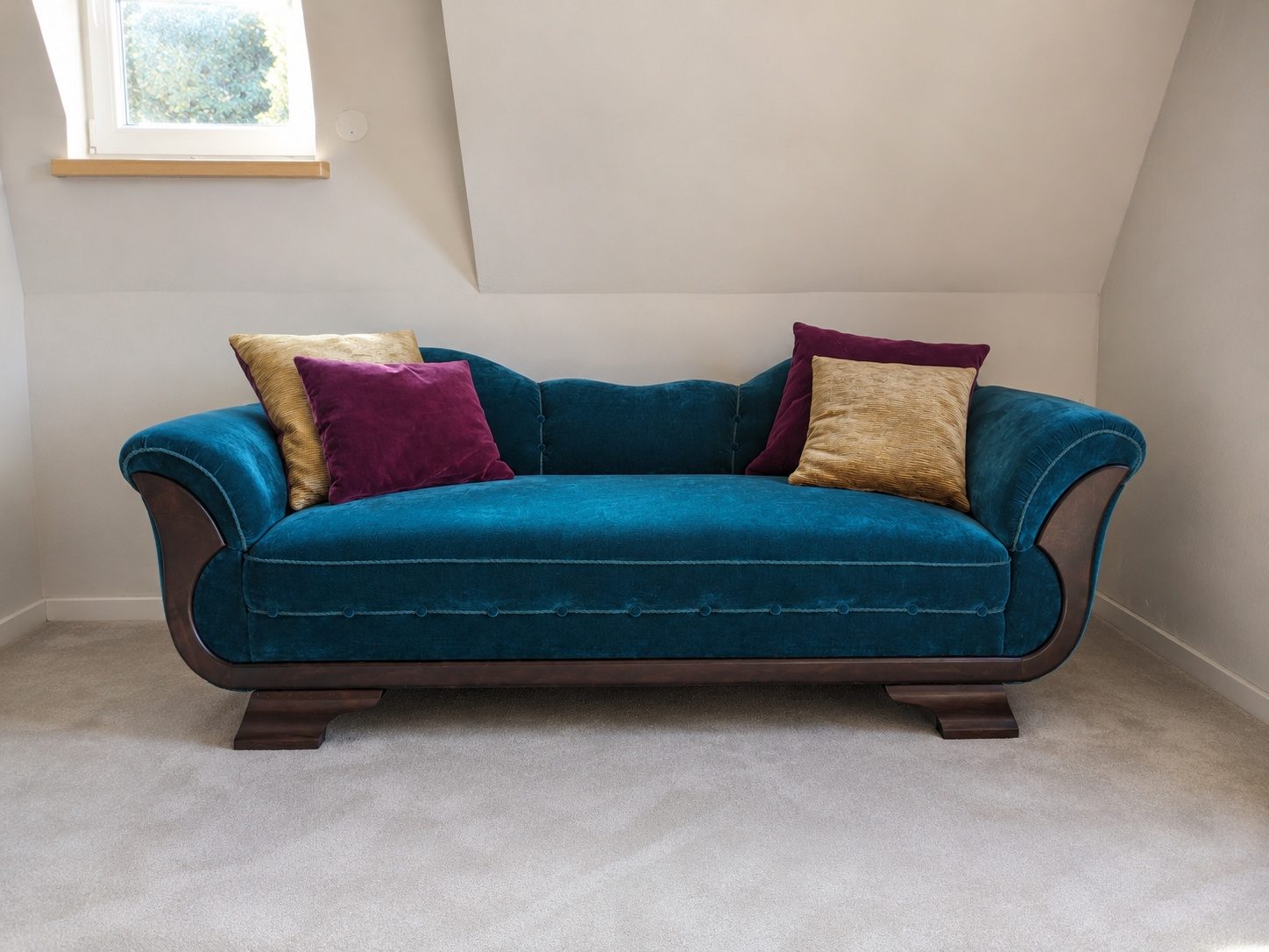 Polsterarbeit petrolfarbenes Sofa
